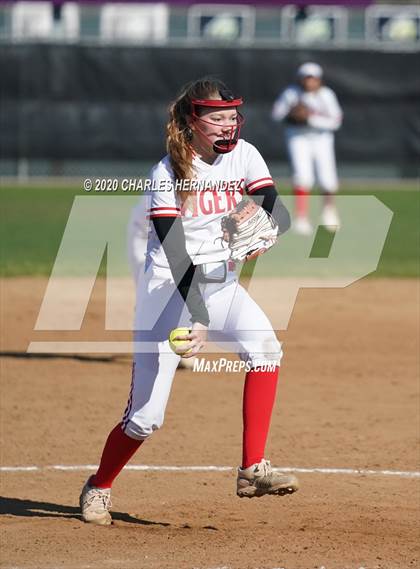 Thumbnail 1 in Belton vs. Friendswood (NFCA Texas High School Leadoff Classic) photogallery.
