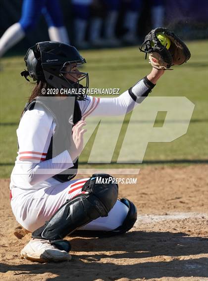 Thumbnail 3 in Belton vs. Friendswood (NFCA Texas High School Leadoff Classic) photogallery.