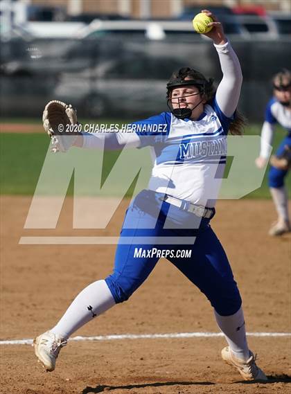 Thumbnail 3 in Belton vs. Friendswood (NFCA Texas High School Leadoff Classic) photogallery.