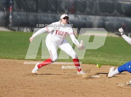 Thumbnail 2 in Belton vs. Friendswood (NFCA Texas High School Leadoff Classic) photogallery.