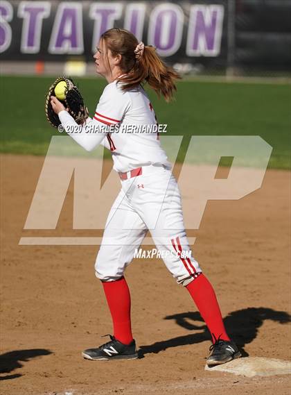 Thumbnail 1 in Belton vs. Friendswood (NFCA Texas High School Leadoff Classic) photogallery.