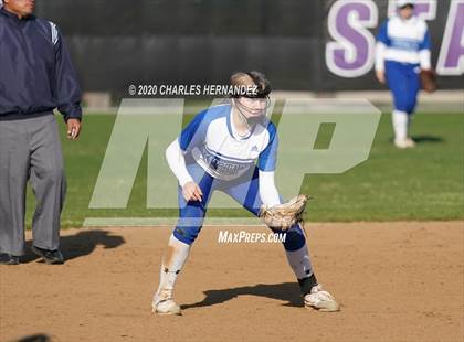 Thumbnail 3 in Belton vs. Friendswood (NFCA Texas High School Leadoff Classic) photogallery.