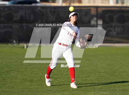Thumbnail 2 in Belton vs. Friendswood (NFCA Texas High School Leadoff Classic) photogallery.