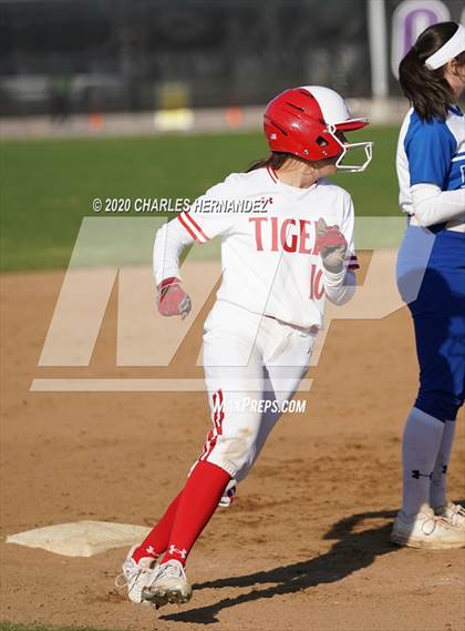 Thumbnail 1 in Belton vs. Friendswood (NFCA Texas High School Leadoff Classic) photogallery.
