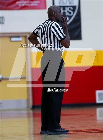 Thumbnail 2 in  Moorpark vs Saugus photogallery.