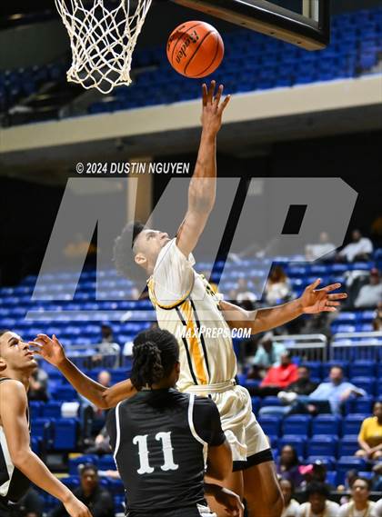Thumbnail 2 in Fort Bend Marshall vs. Ellison (UIL Basketball 5A Region III Final) photogallery.