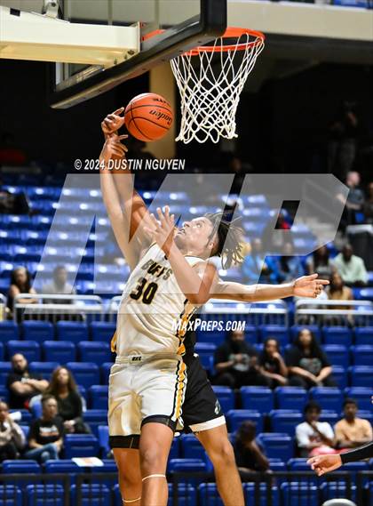 Thumbnail 3 in Fort Bend Marshall vs. Ellison (UIL Basketball 5A Region III Final) photogallery.