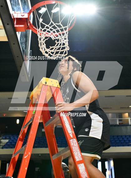 Thumbnail 3 in Fort Bend Marshall vs. Ellison (UIL Basketball 5A Region III Final) photogallery.