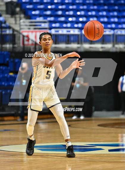 Thumbnail 3 in Fort Bend Marshall vs. Ellison (UIL Basketball 5A Region III Final) photogallery.