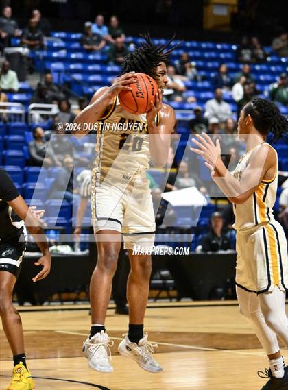 Thumbnail 1 in Fort Bend Marshall vs. Ellison (UIL Basketball 5A Region III Final) photogallery.