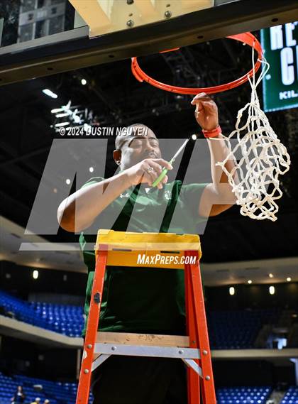 Thumbnail 3 in Fort Bend Marshall vs. Ellison (UIL Basketball 5A Region III Final) photogallery.