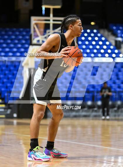 Thumbnail 1 in Fort Bend Marshall vs. Ellison (UIL Basketball 5A Region III Final) photogallery.