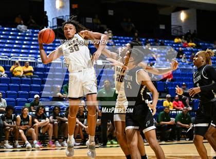 Thumbnail 2 in Fort Bend Marshall vs. Ellison (UIL Basketball 5A Region III Final) photogallery.