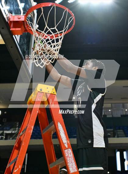 Thumbnail 1 in Fort Bend Marshall vs. Ellison (UIL Basketball 5A Region III Final) photogallery.