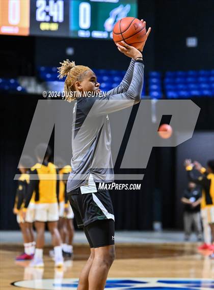 Thumbnail 2 in Fort Bend Marshall vs. Ellison (UIL Basketball 5A Region III Final) photogallery.