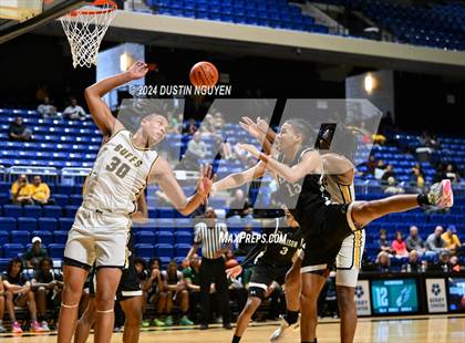 Thumbnail 1 in Fort Bend Marshall vs. Ellison (UIL Basketball 5A Region III Final) photogallery.
