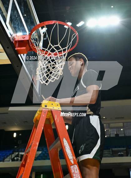 Thumbnail 2 in Fort Bend Marshall vs. Ellison (UIL Basketball 5A Region III Final) photogallery.