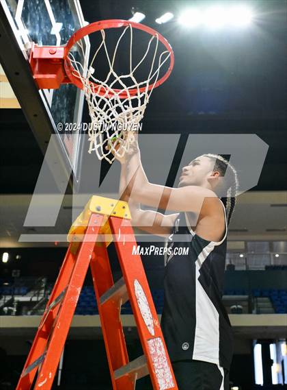 Thumbnail 2 in Fort Bend Marshall vs. Ellison (UIL Basketball 5A Region III Final) photogallery.