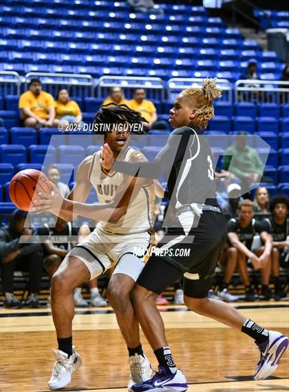 Thumbnail 3 in Fort Bend Marshall vs. Ellison (UIL Basketball 5A Region III Final) photogallery.
