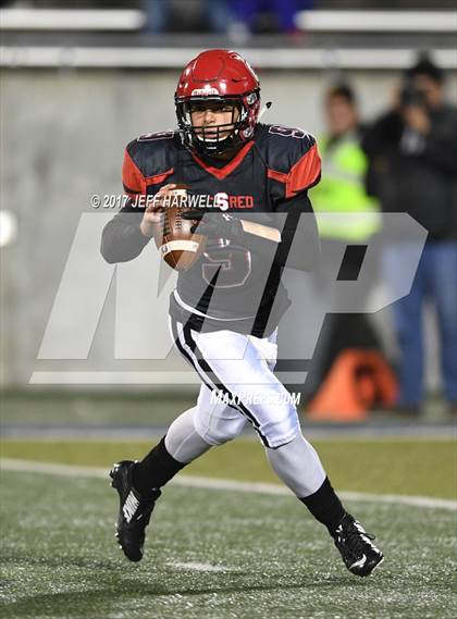 Thumbnail 3 in Shelby vs. Steubenville (OHSAA Division IV Semifinal) photogallery.