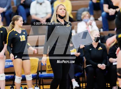 Thumbnail 1 in Fremont vs. Lincoln East photogallery.