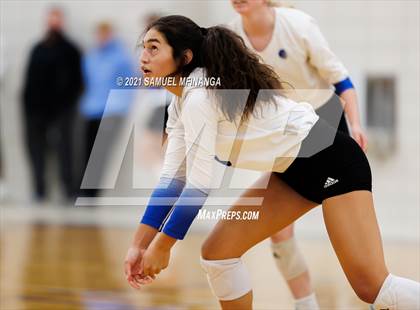 Thumbnail 3 in Fremont vs. Lincoln East photogallery.