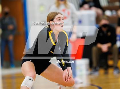 Thumbnail 1 in Fremont vs. Lincoln East photogallery.