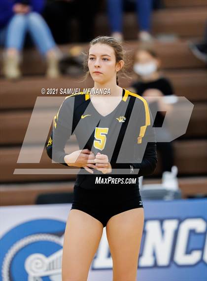 Thumbnail 1 in Fremont vs. Lincoln East photogallery.