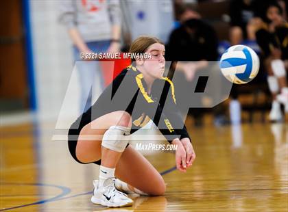 Thumbnail 3 in Fremont vs. Lincoln East photogallery.