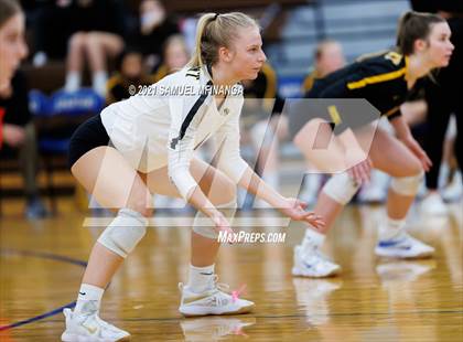Thumbnail 3 in Fremont vs. Lincoln East photogallery.