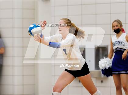Thumbnail 3 in Fremont vs. Lincoln East photogallery.