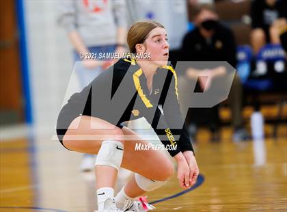 Thumbnail 2 in Fremont vs. Lincoln East photogallery.