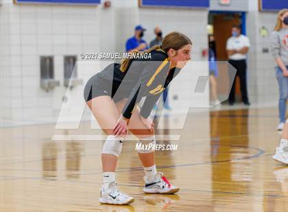 Thumbnail 2 in Fremont vs. Lincoln East photogallery.