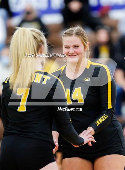 Thumbnail 3 in Fremont vs. Lincoln East photogallery.