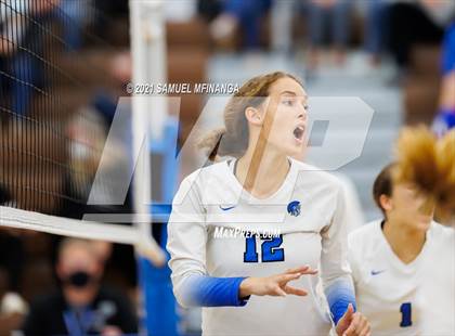 Thumbnail 2 in Fremont vs. Lincoln East photogallery.