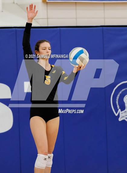 Thumbnail 3 in Fremont vs. Lincoln East photogallery.
