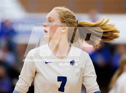 Thumbnail 3 in Fremont vs. Lincoln East photogallery.