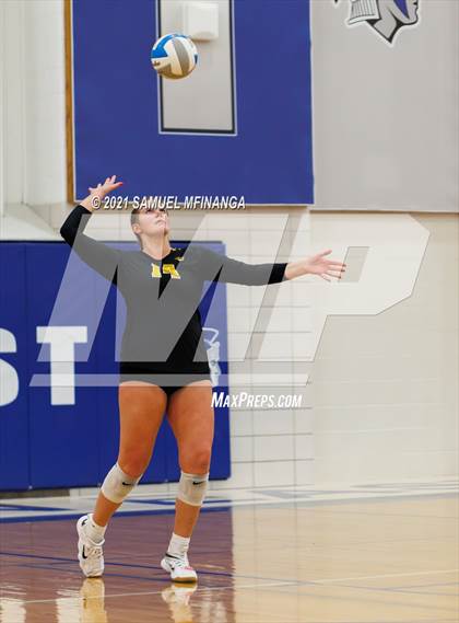 Thumbnail 3 in Fremont vs. Lincoln East photogallery.