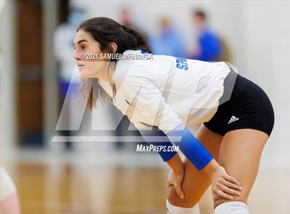 Thumbnail 1 in Fremont vs. Lincoln East photogallery.