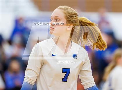 Thumbnail 2 in Fremont vs. Lincoln East photogallery.