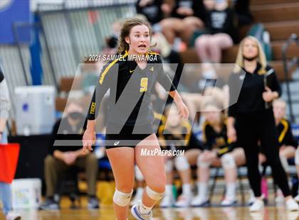 Thumbnail 1 in Fremont vs. Lincoln East photogallery.
