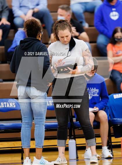 Thumbnail 3 in Fremont vs. Lincoln East photogallery.