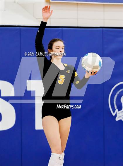 Thumbnail 2 in Fremont vs. Lincoln East photogallery.