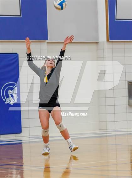 Thumbnail 3 in Fremont vs. Lincoln East photogallery.