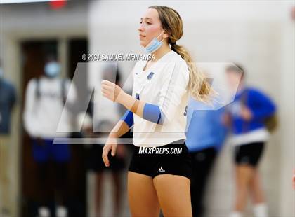 Thumbnail 3 in Fremont vs. Lincoln East photogallery.