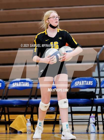 Thumbnail 2 in Fremont vs. Lincoln East photogallery.