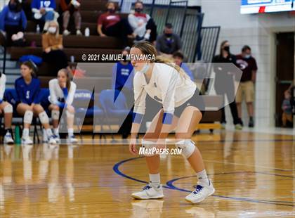 Thumbnail 3 in Fremont vs. Lincoln East photogallery.