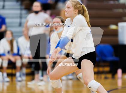 Thumbnail 1 in Fremont vs. Lincoln East photogallery.