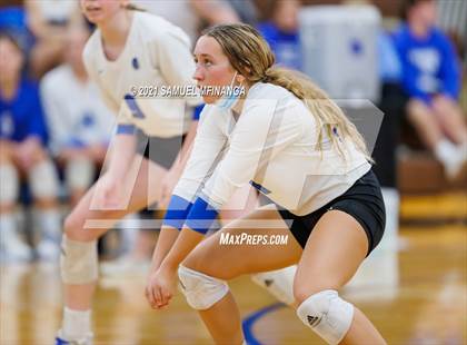 Thumbnail 2 in Fremont vs. Lincoln East photogallery.