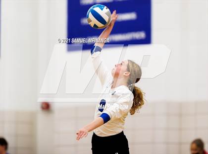 Thumbnail 3 in Fremont vs. Lincoln East photogallery.
